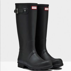 Tall hunter boots